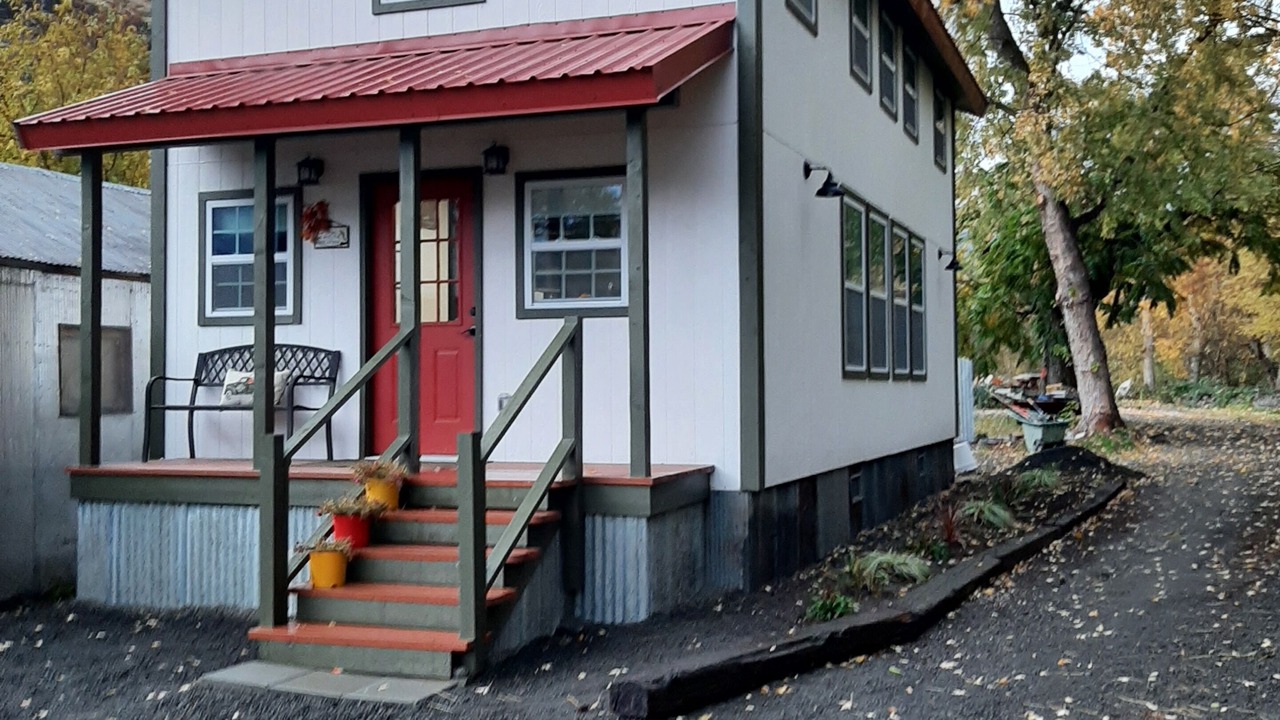 Photo of Outdoor in White Bird