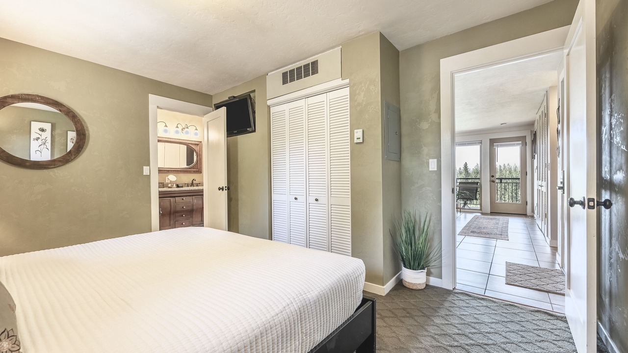 Photo of Bedroom in Bend