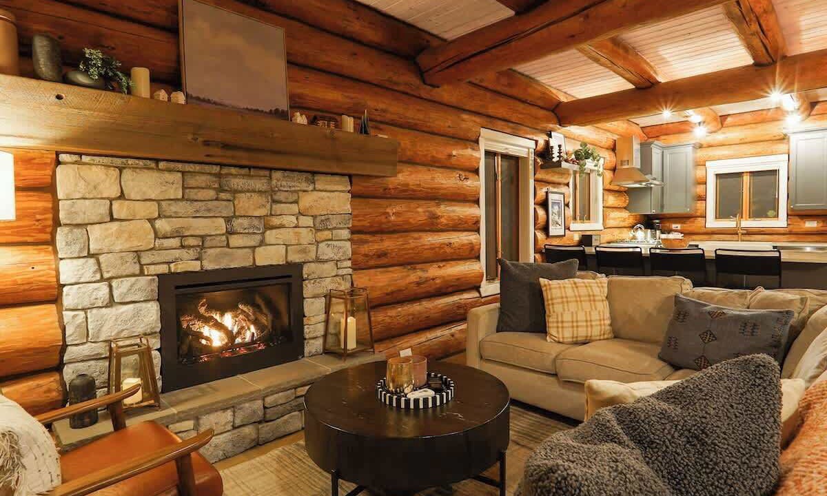 Photo of Livingroom in Glacier