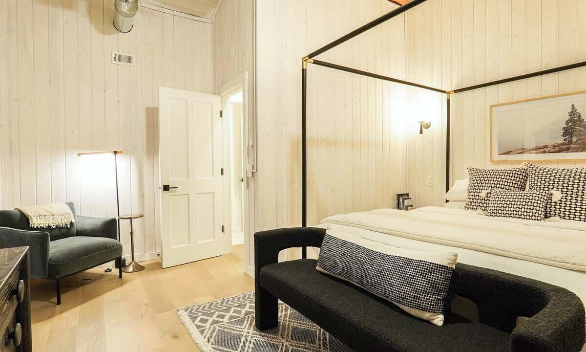 Photo of Bedroom in Glacier