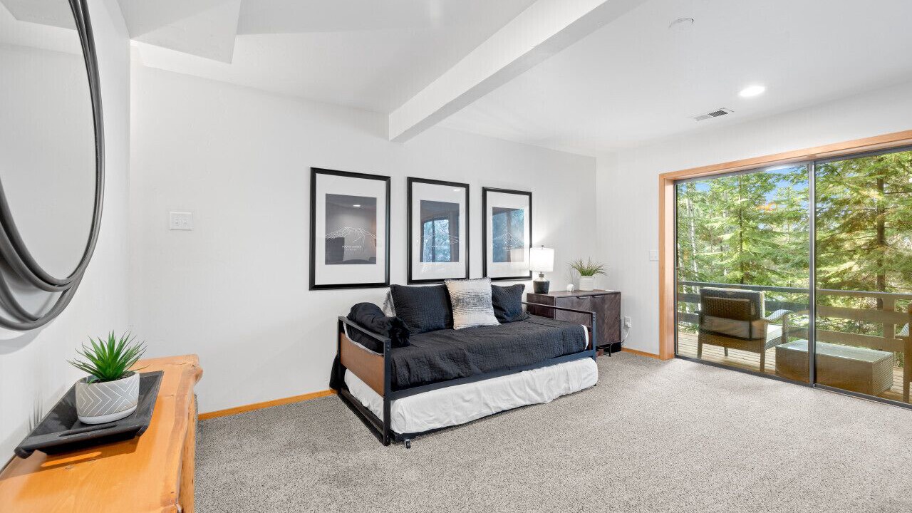 Photo of Bedroom in Black Butte Ranch