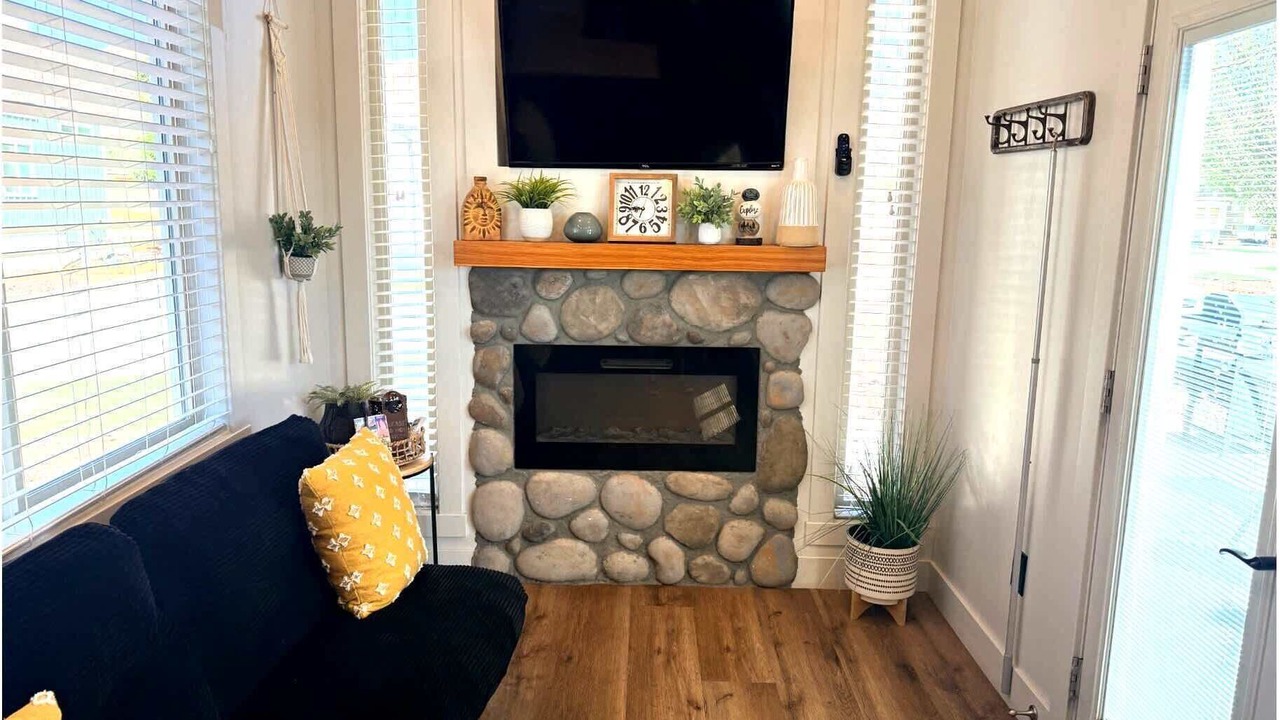 Photo of Livingroom in Apple Valley