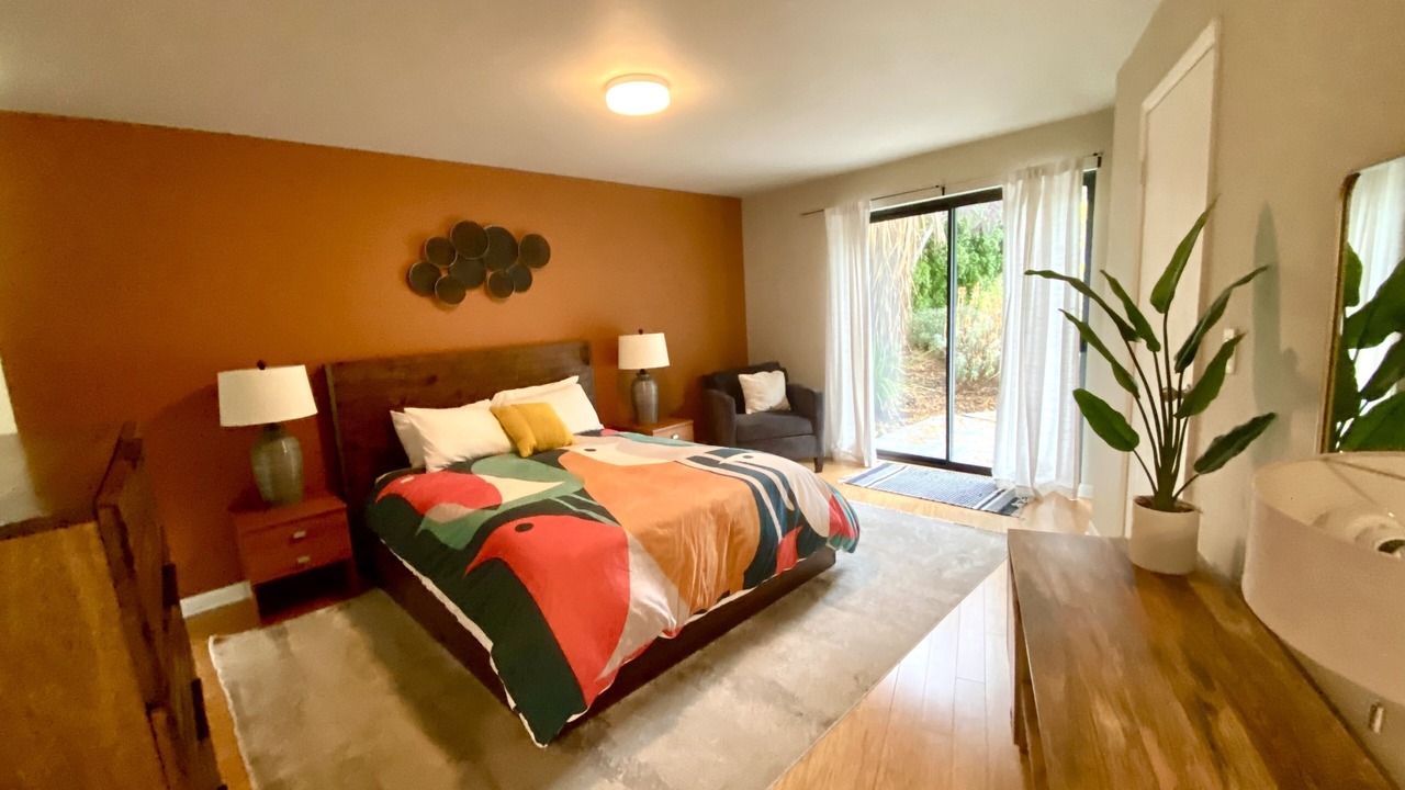 Photo of Bedroom in Raleigh Hills