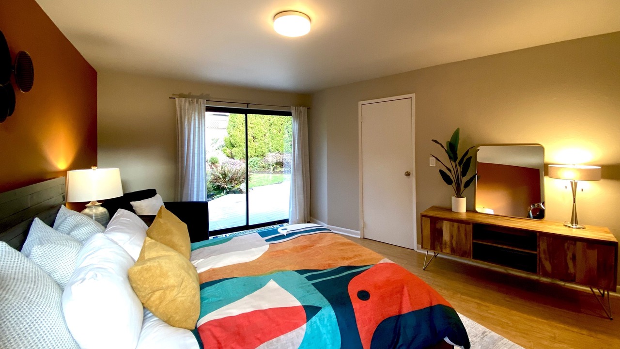 Photo of Bedroom in Raleigh Hills