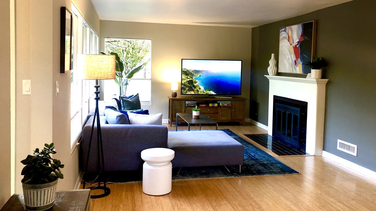 Photo of Livingroom in Raleigh Hills