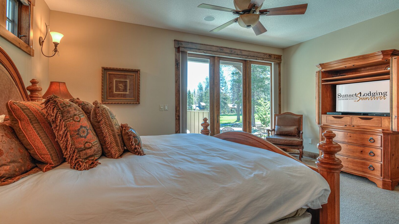 Photo of Bedroom in Sunriver