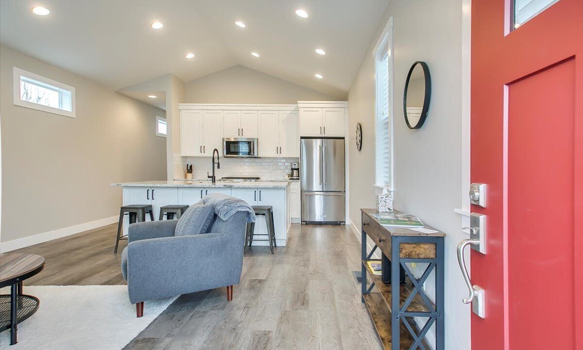 Photo of Livingroom in Depot Bench