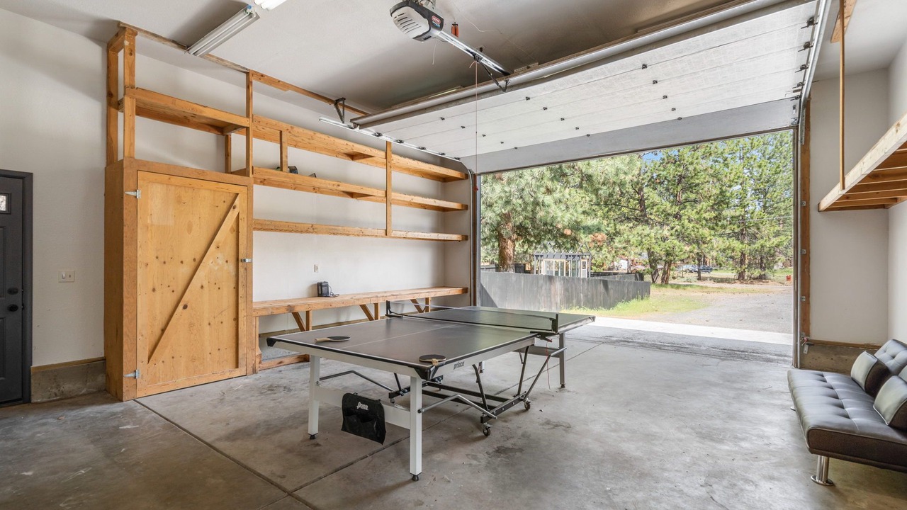 Photo of Bedroom in Deschutes River Woods