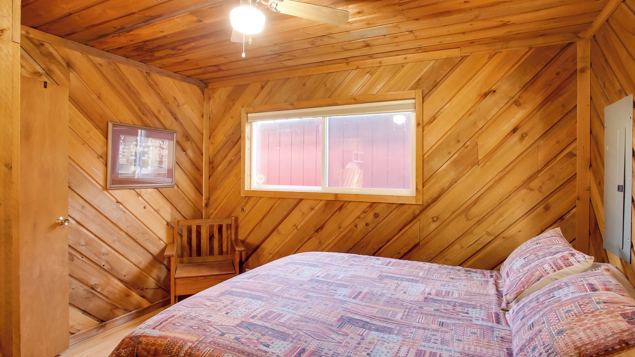 Photo of Bedroom in Diamond Lake