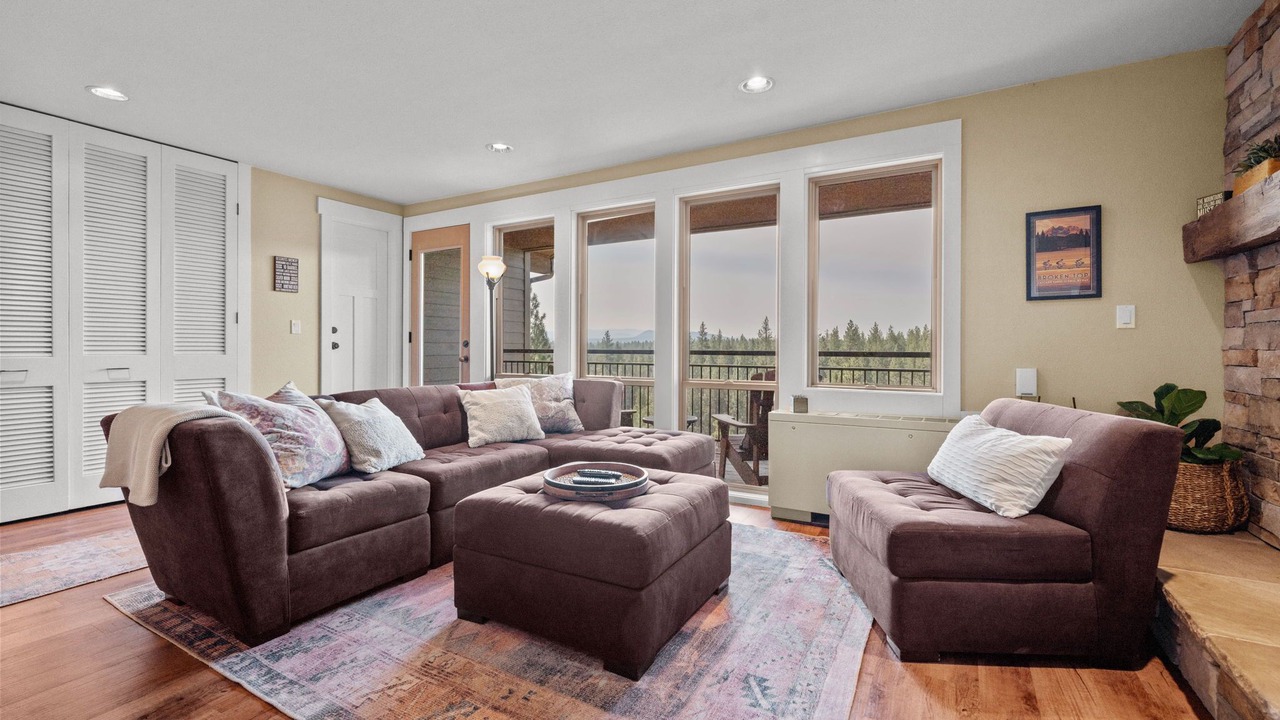 Photo of Livingroom in Bend