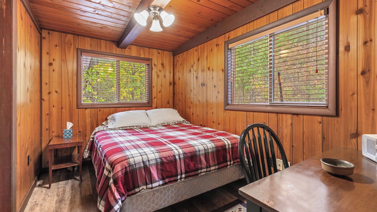 Photo of Bedroom in Sandpoint