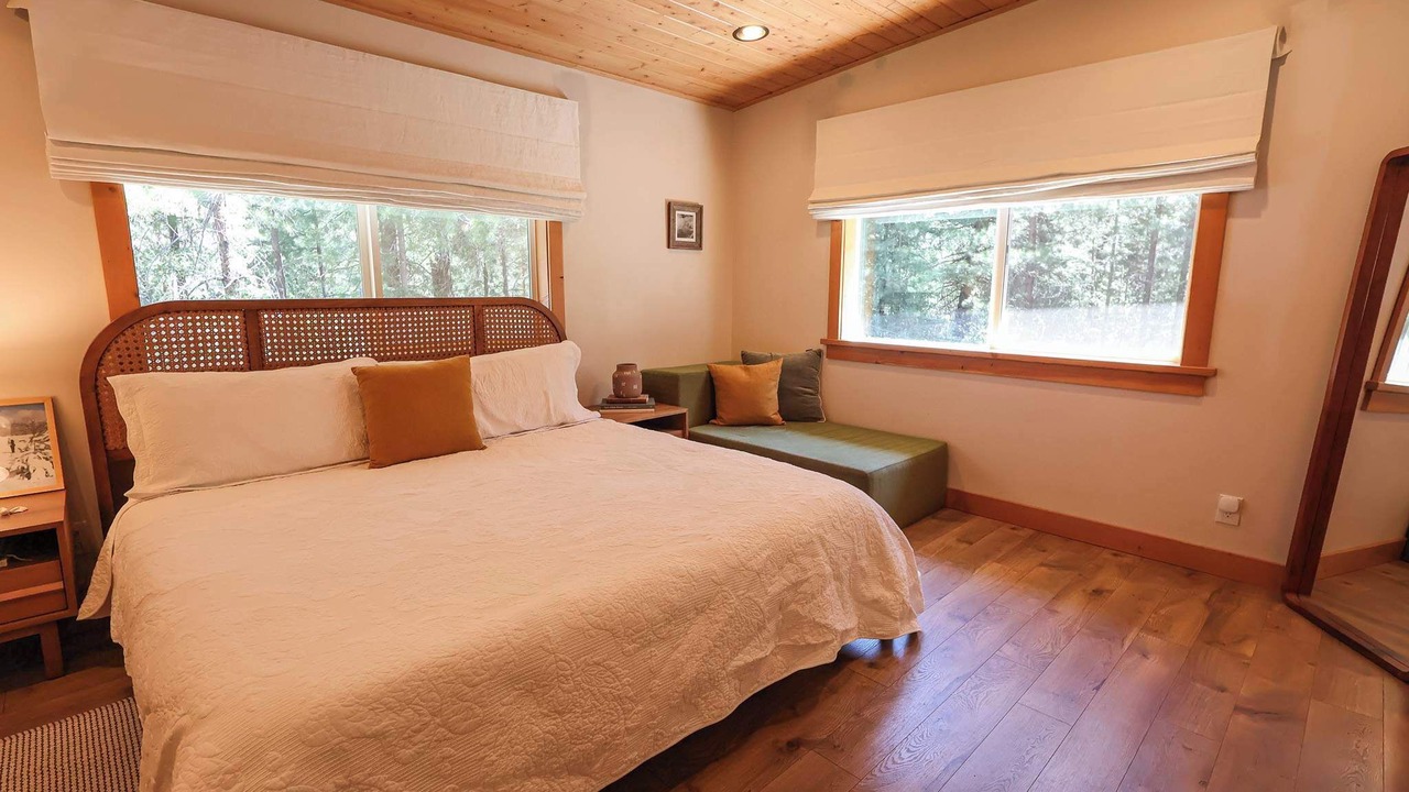Photo of Bedroom in Mazama