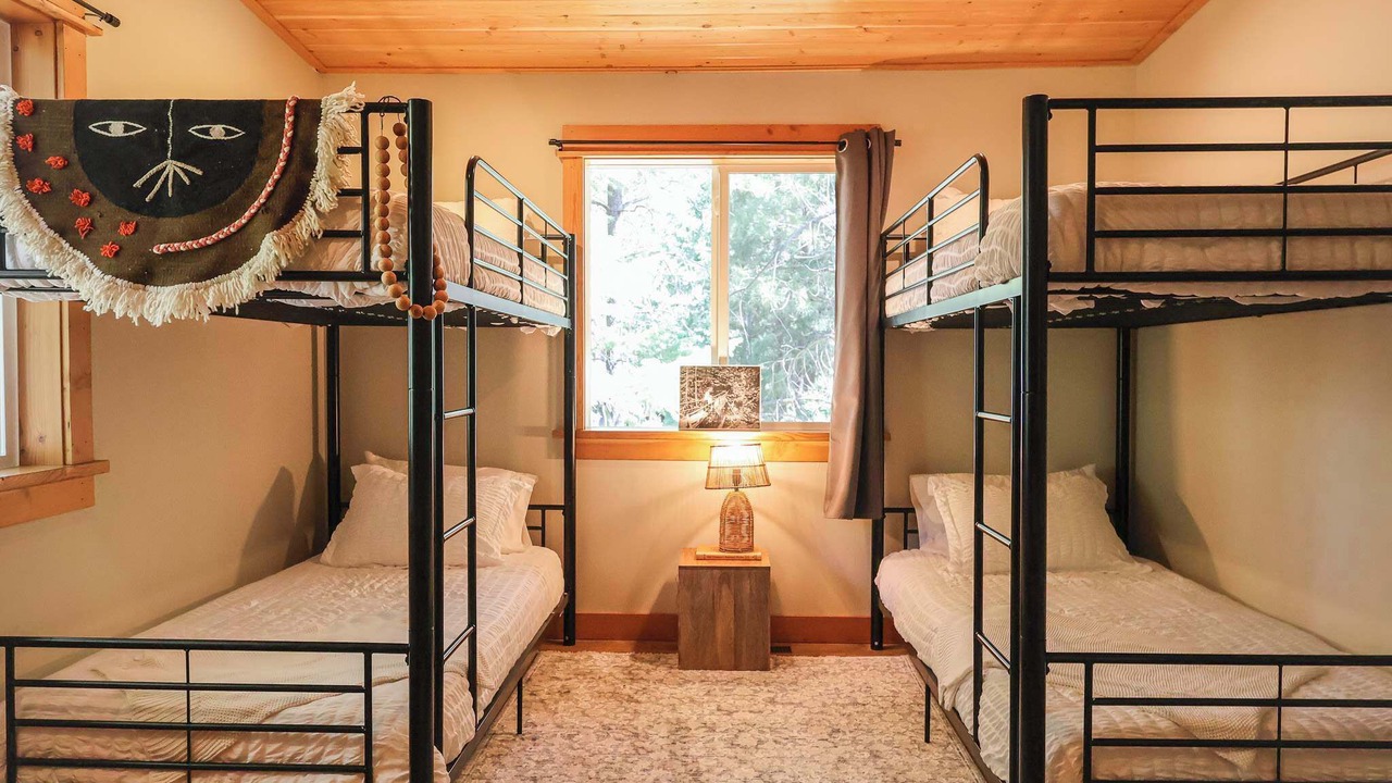 Photo of Bedroom in Mazama