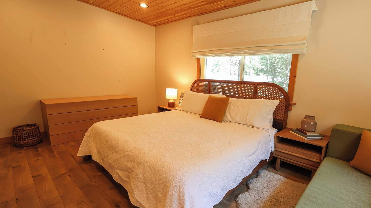 Photo of Bedroom in Mazama