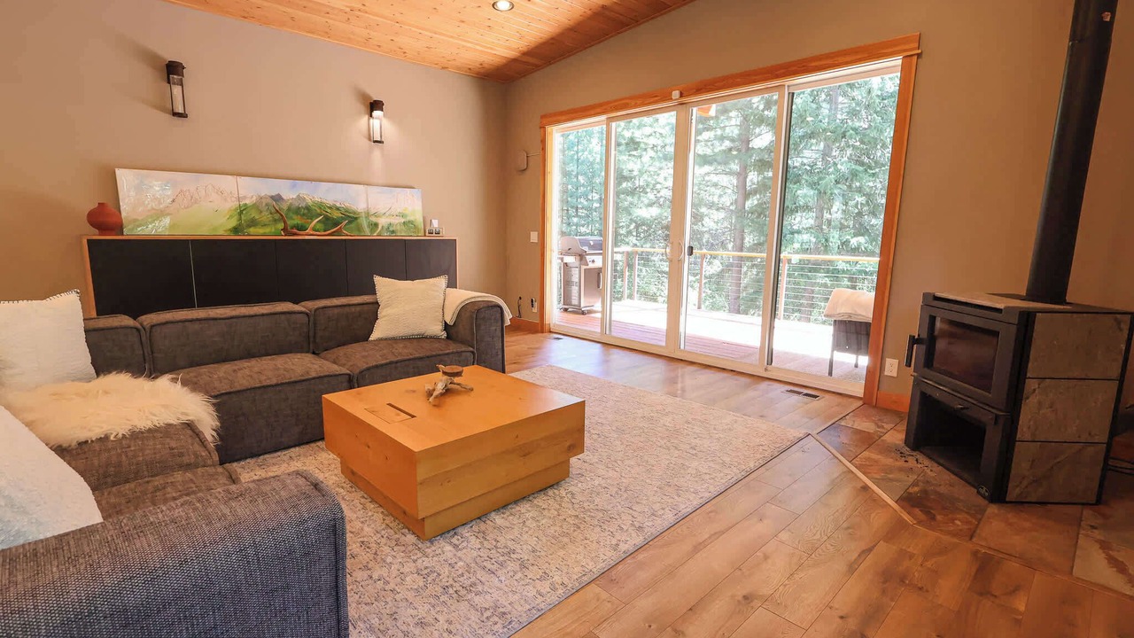 Photo of Livingroom in Mazama