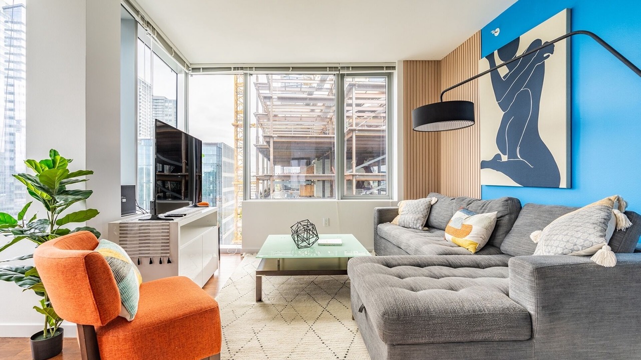 Photo of Livingroom in West Bellevue
