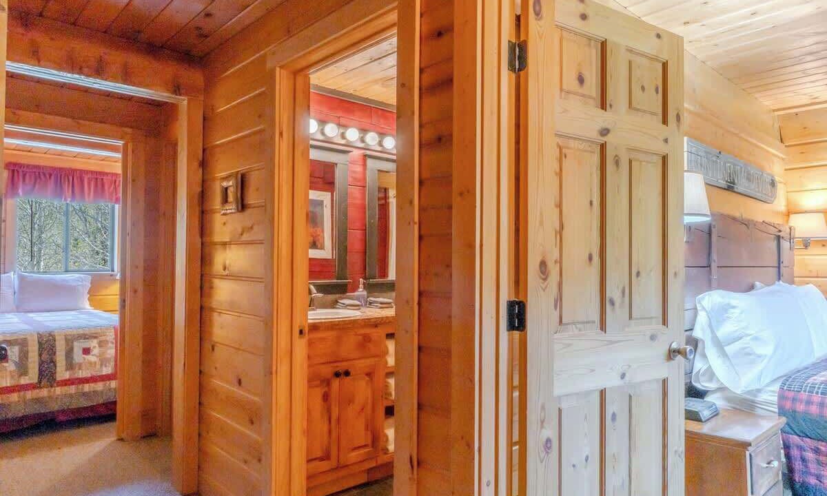 Photo of Bedroom in Lazy Acres