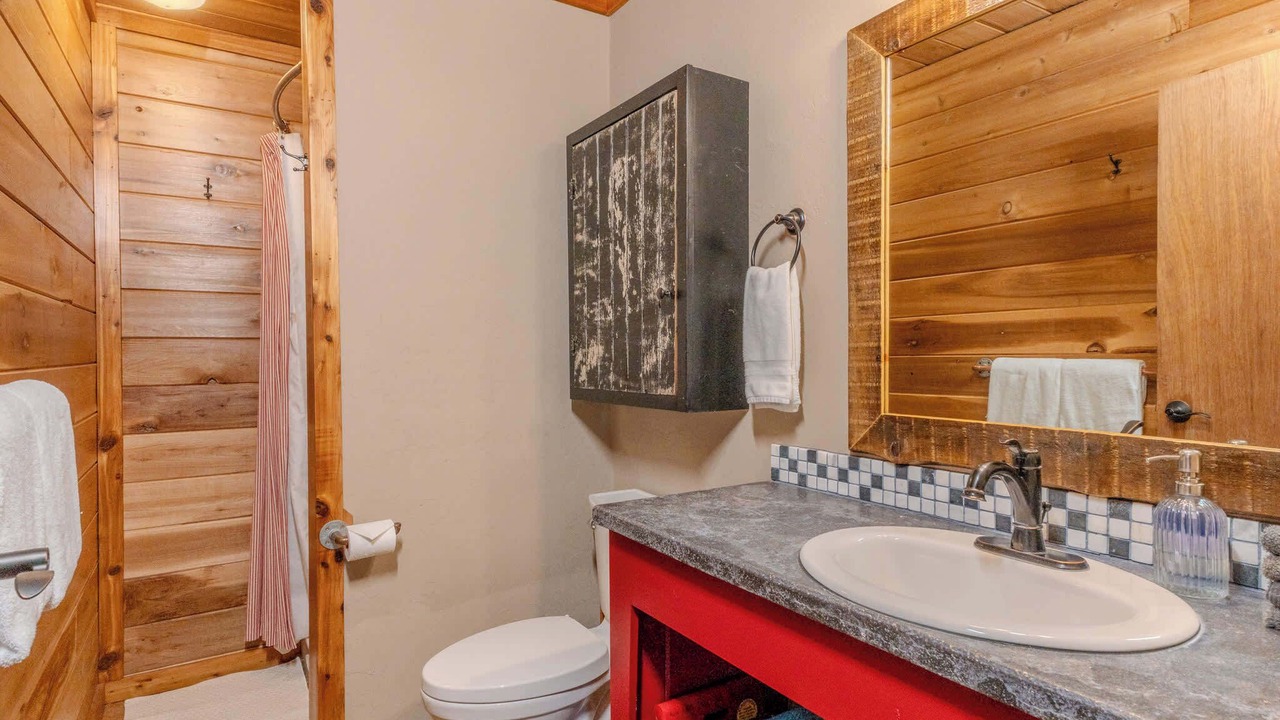 Photo of Bathroom in Lazy Acres