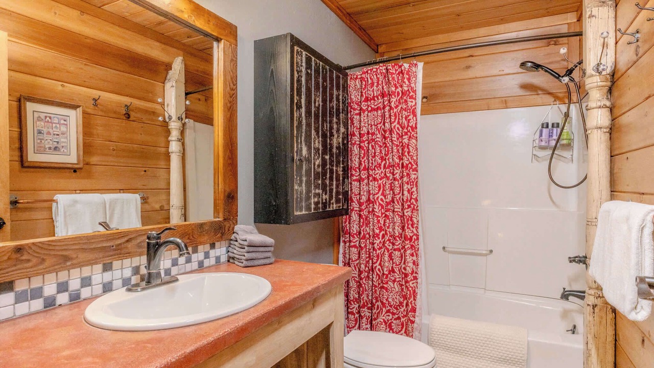 Photo of Bathroom in Lazy Acres