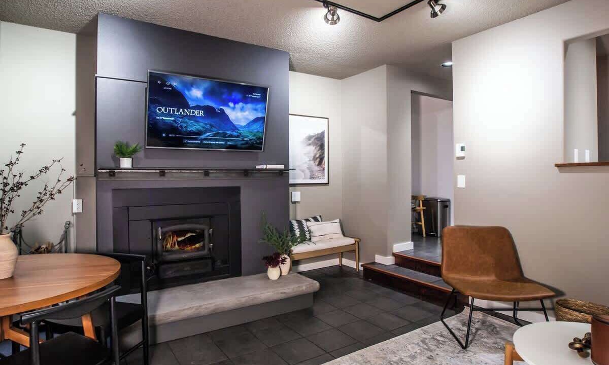 Photo of Livingroom in Glacier