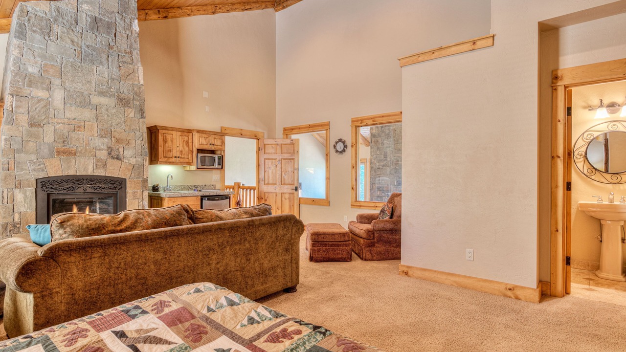 Photo of Bedroom in Sunriver