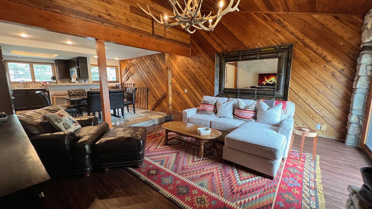 Photo of Livingroom in Elkhorn Village