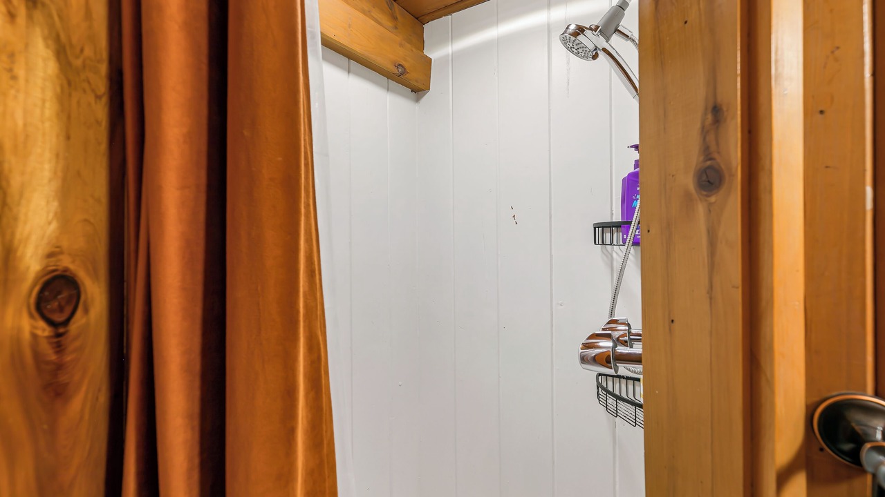 Photo of Bathroom in Klamath Falls