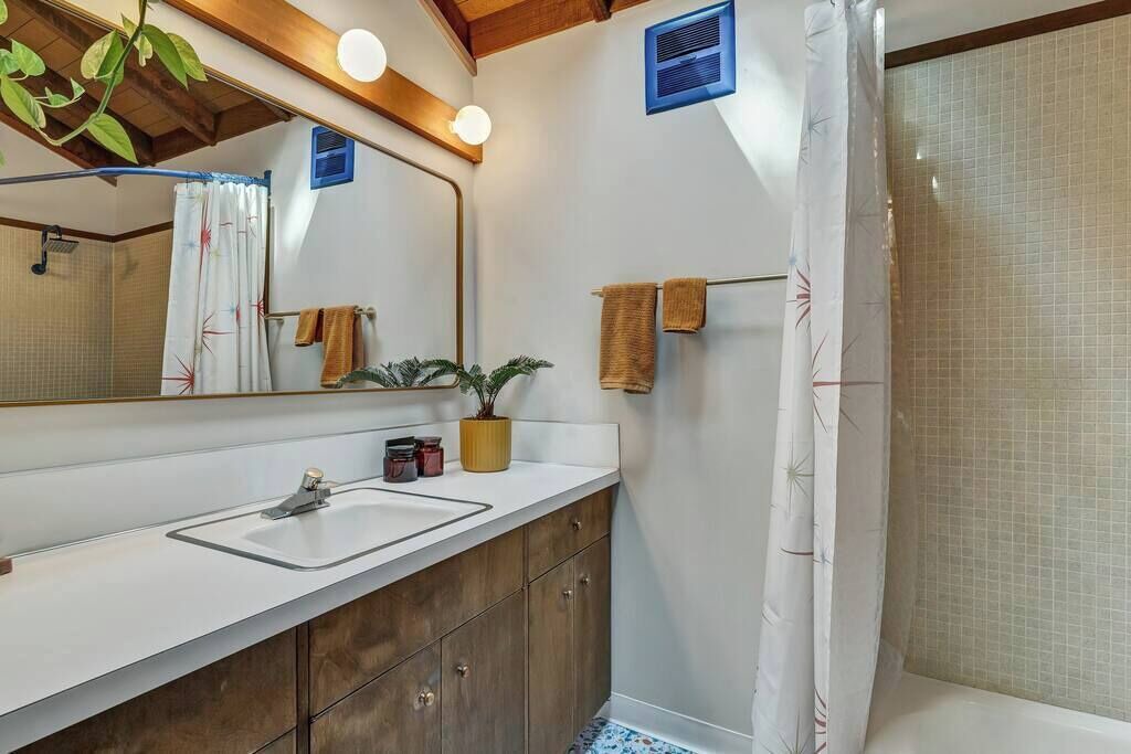 Photo of Bathroom in Salem