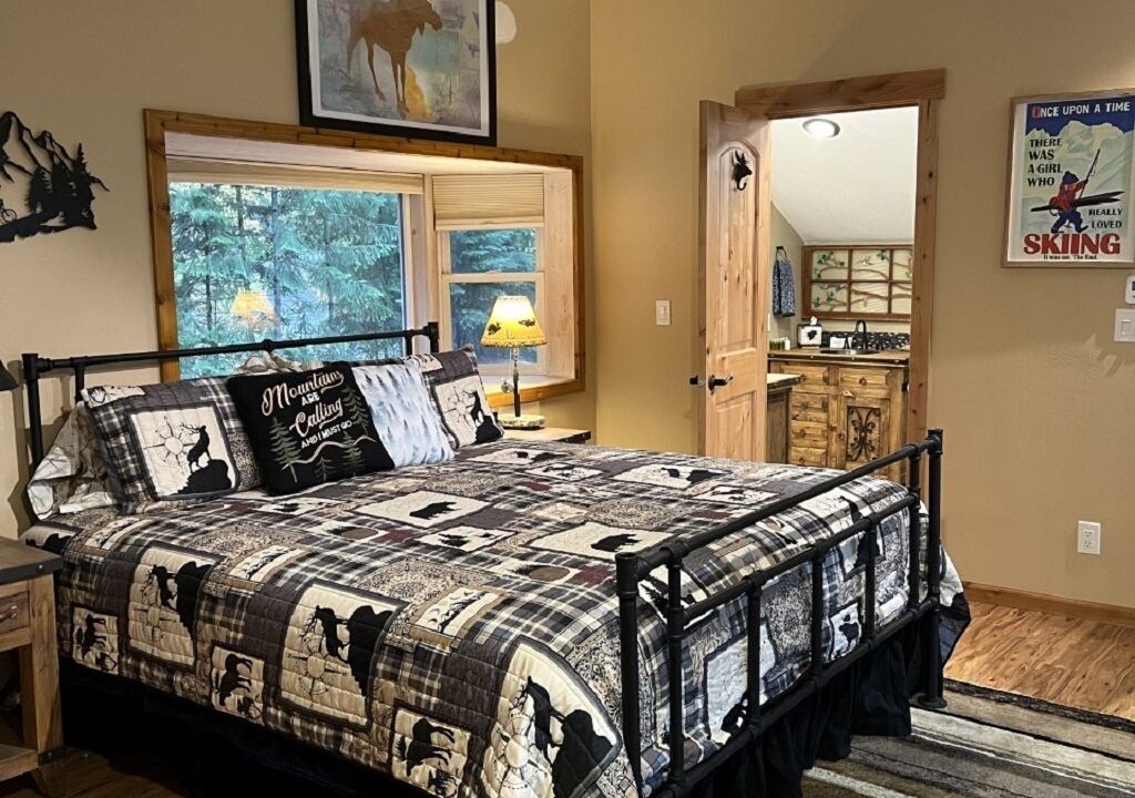 Photo of Bedroom in Sandpoint