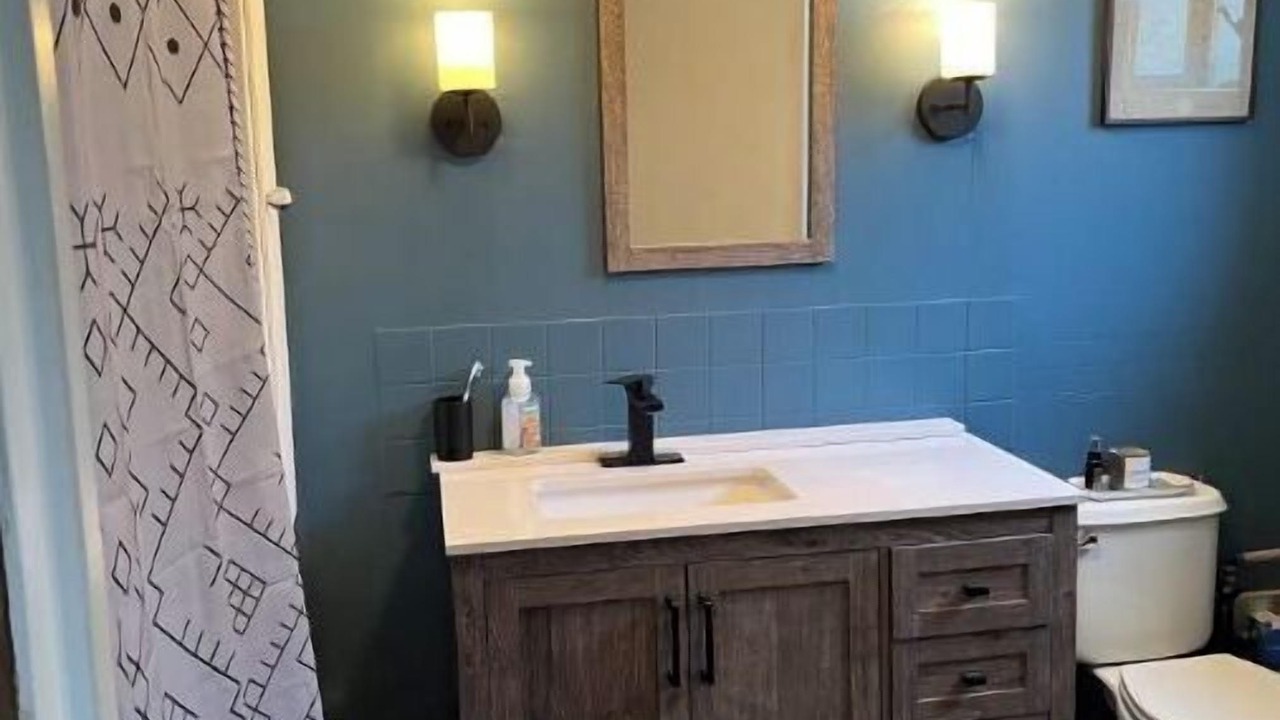 Photo of Bathroom in Elk