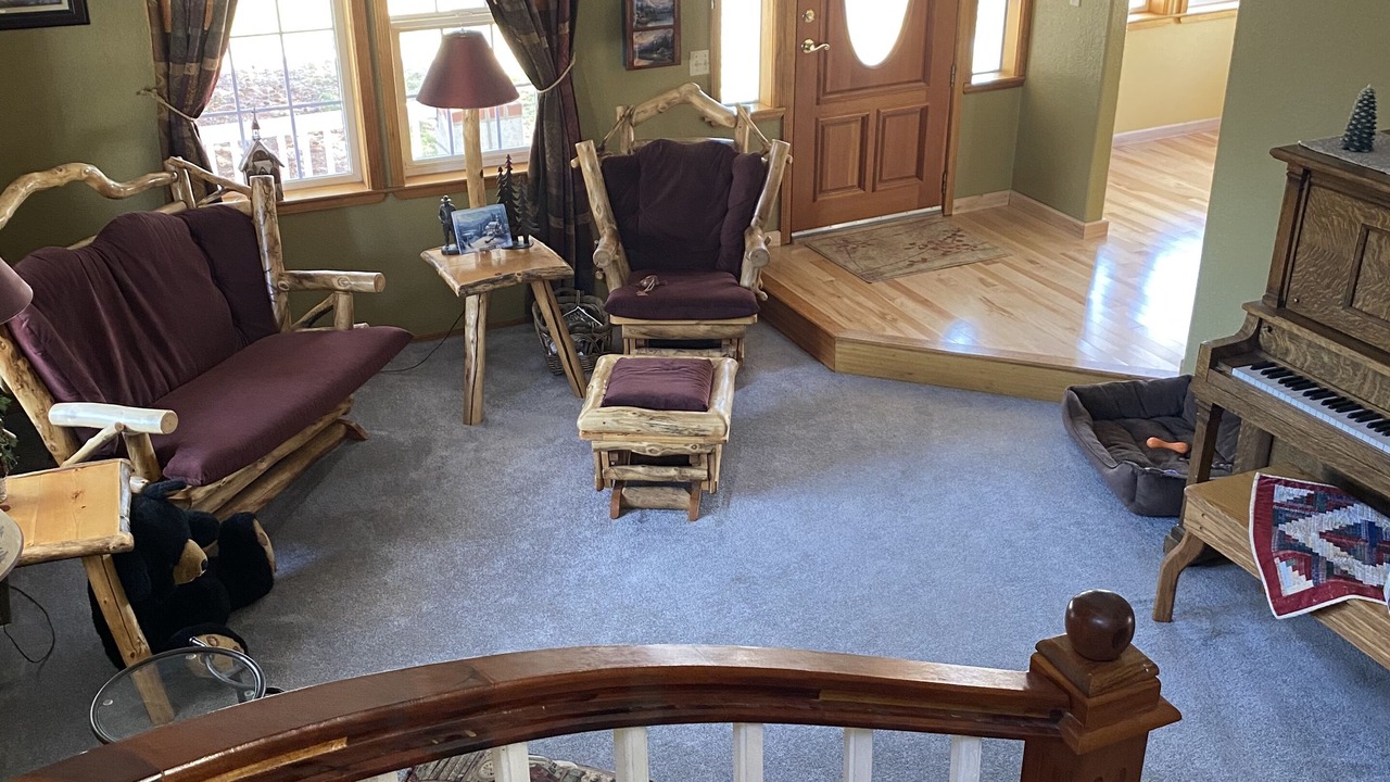 Photo of Livingroom in Klamath Falls