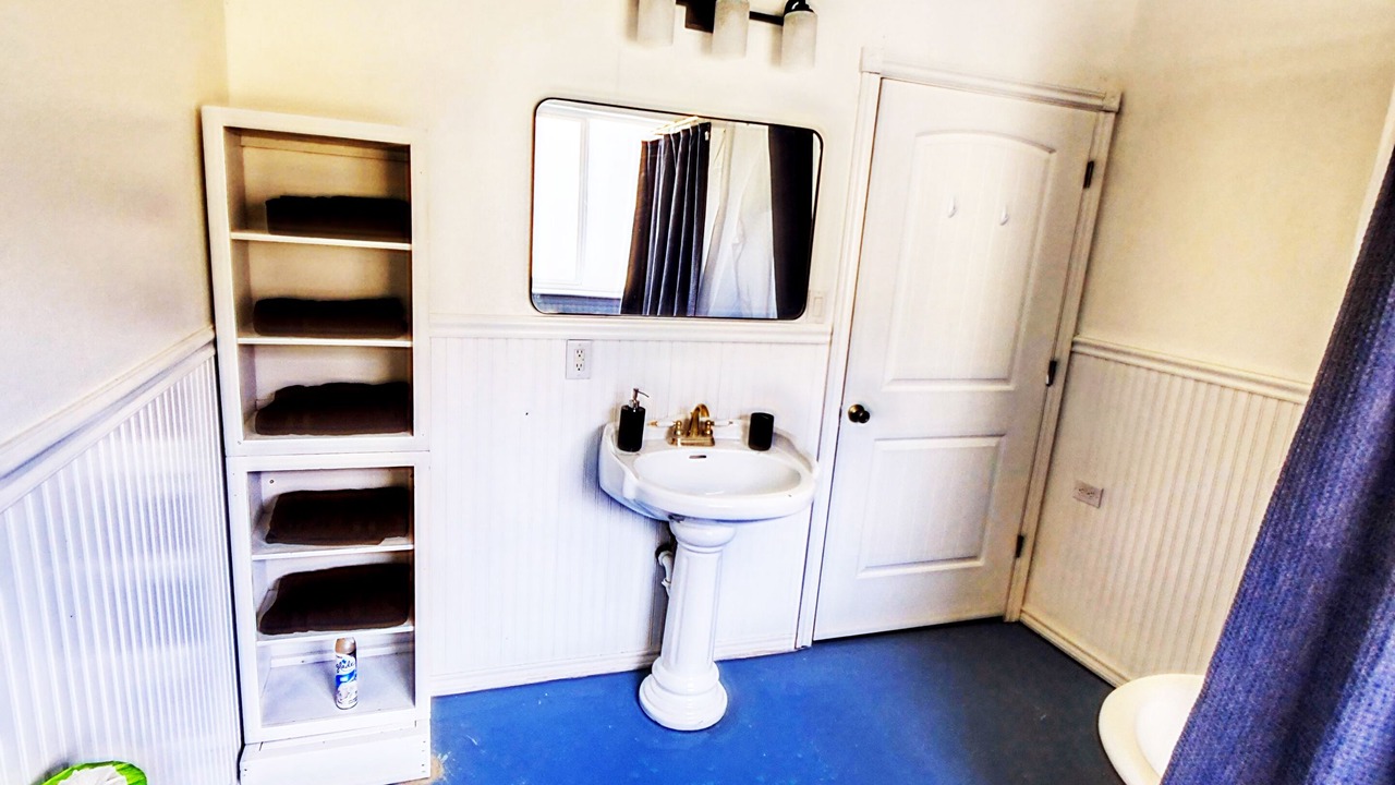 Photo of Bathroom in Coulee City
