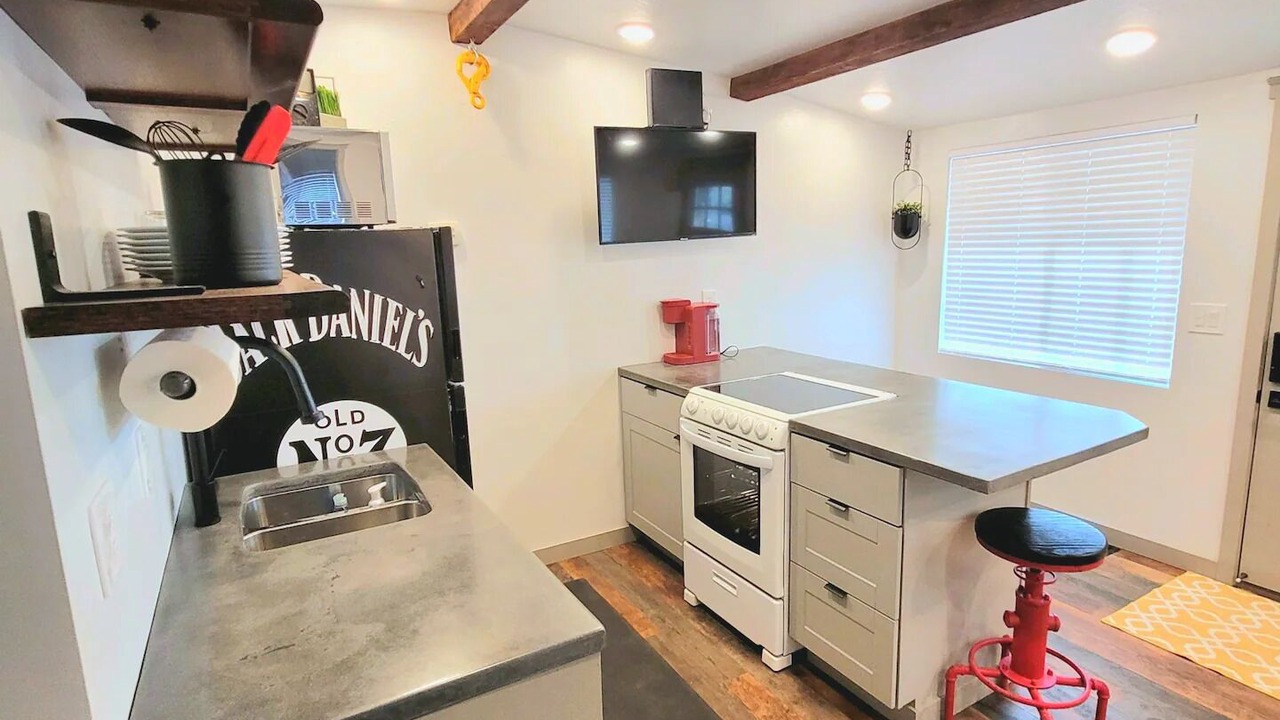 Photo of Kitchen in Hurricane