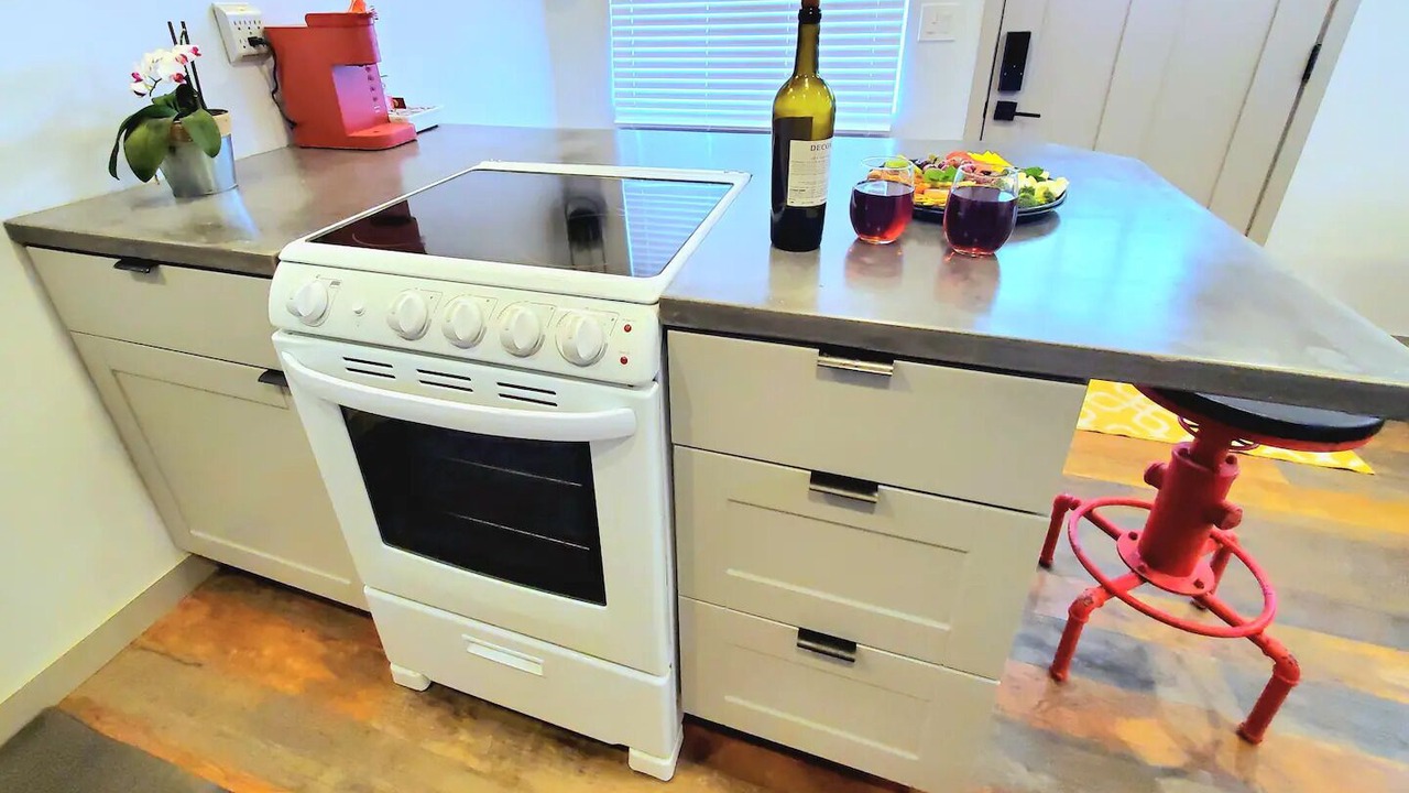 Photo of Kitchen in Hurricane