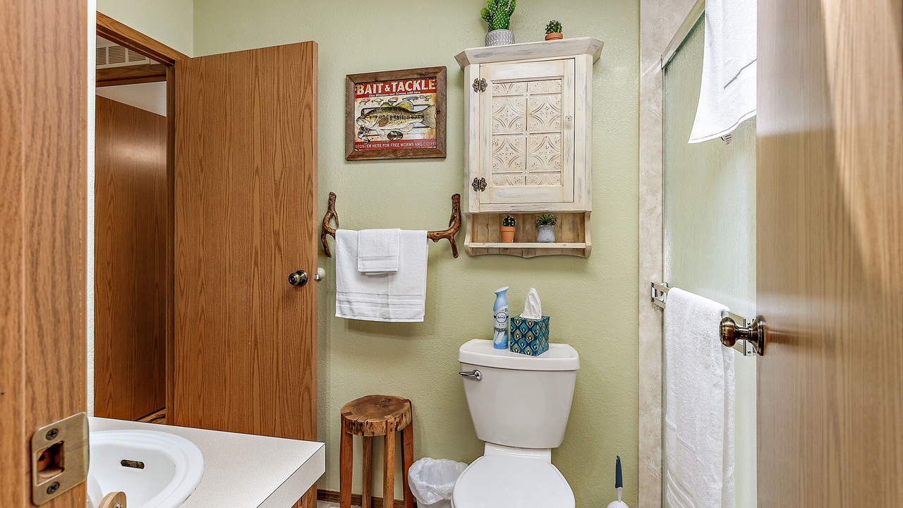 Photo of Bathroom in Trail