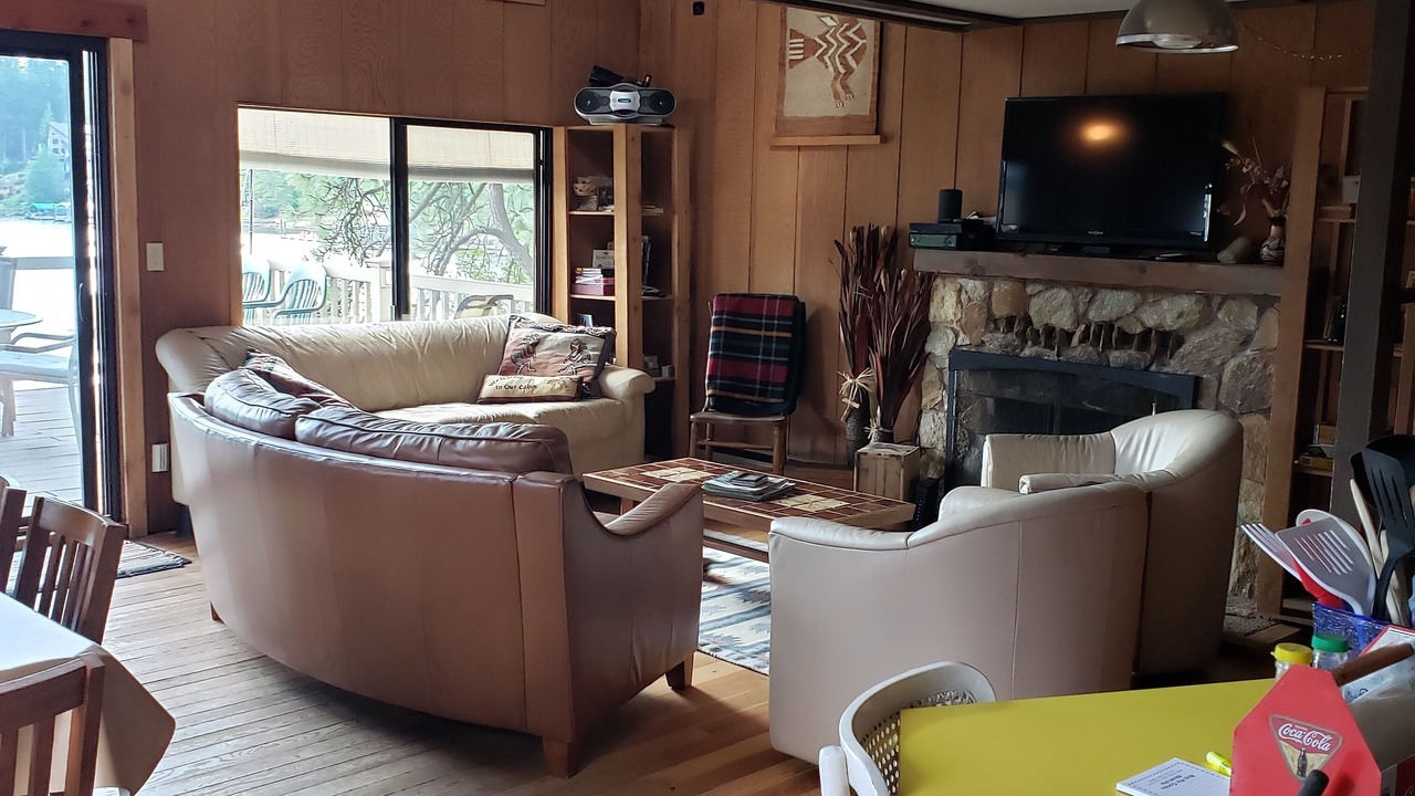 Photo of Livingroom in Rockford Bay