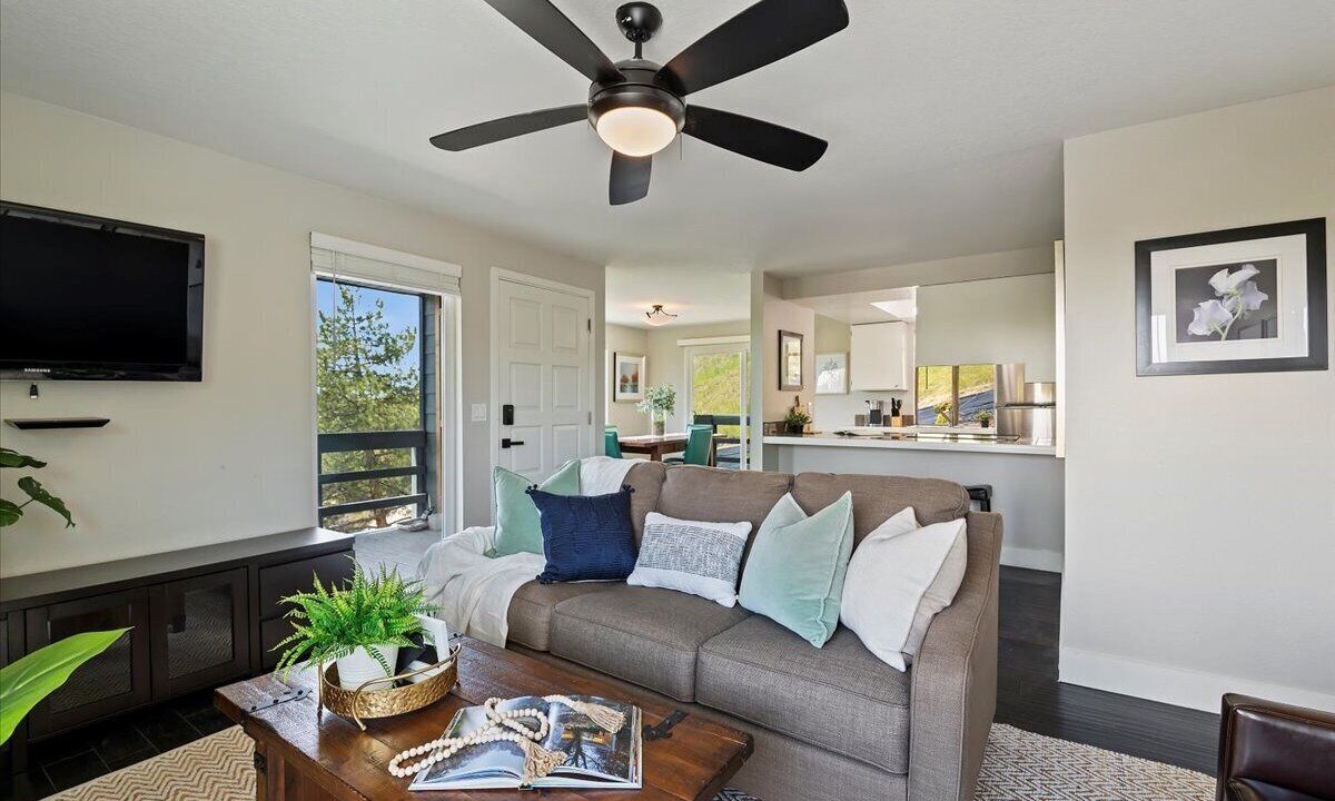 Photo of Livingroom in North End