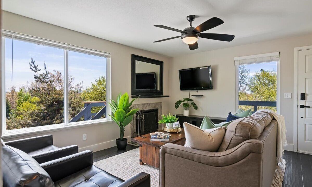 Photo of Livingroom in North End