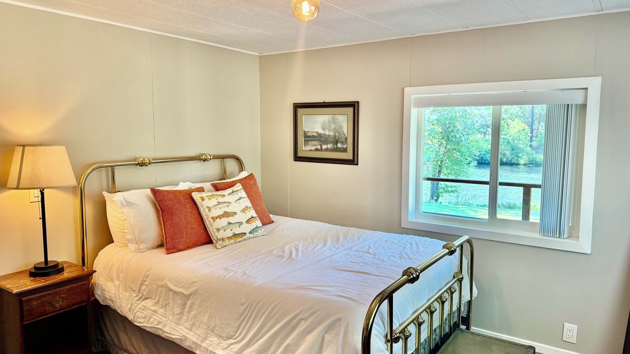 Photo of Bedroom in Trail