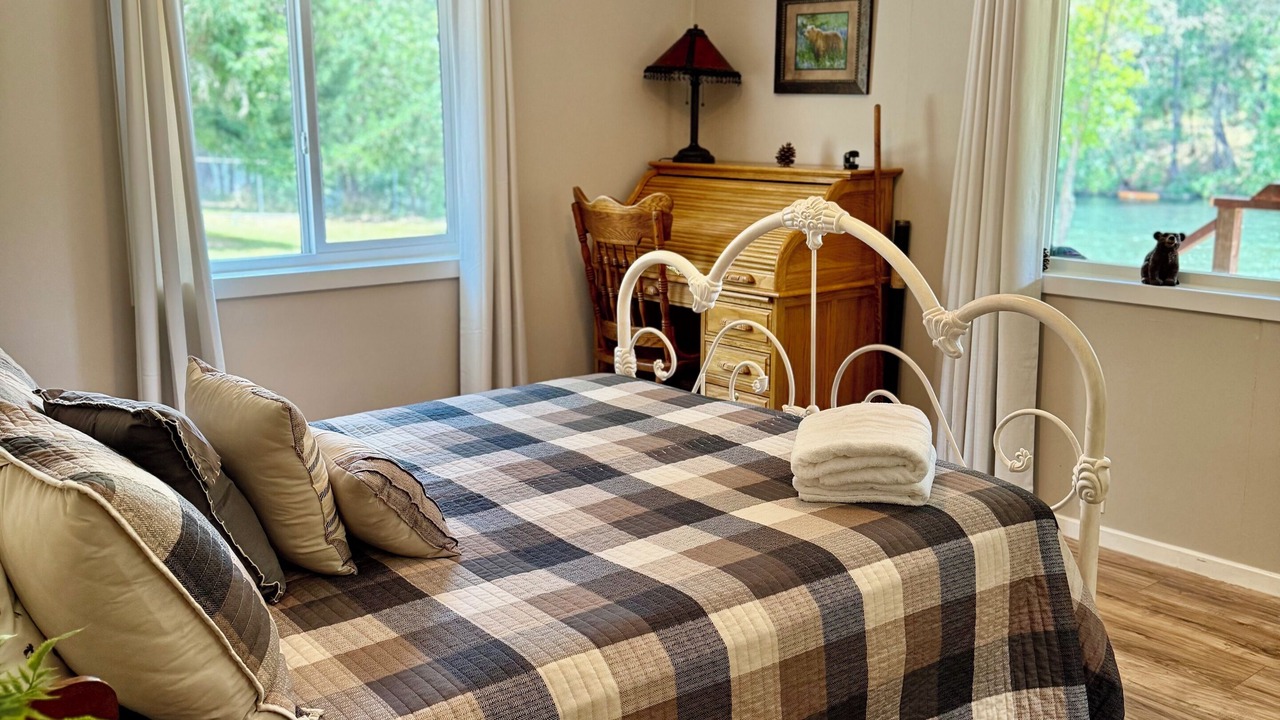 Photo of Bedroom in Trail