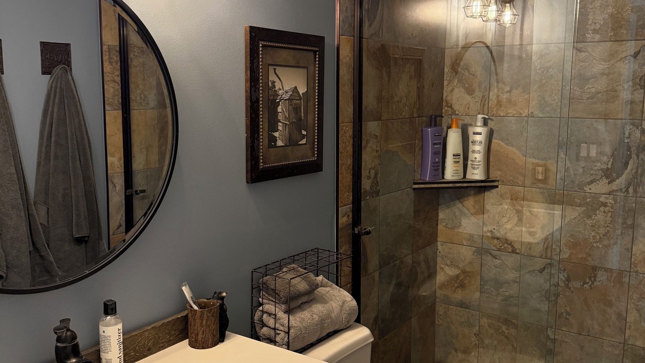 Photo of Bathroom in Trail
