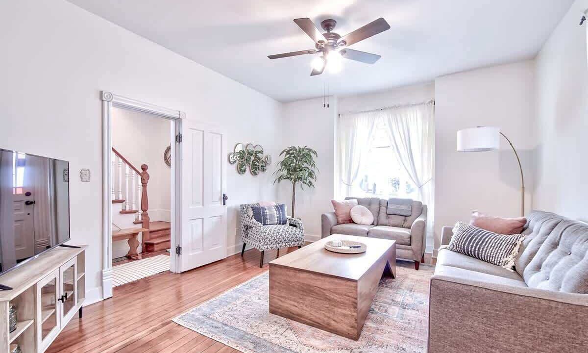 Photo of Livingroom in McMinnville