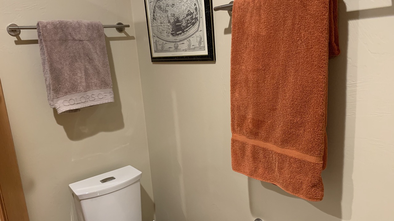 Photo of Bathroom in Siskiyou-Hargadine Historic District