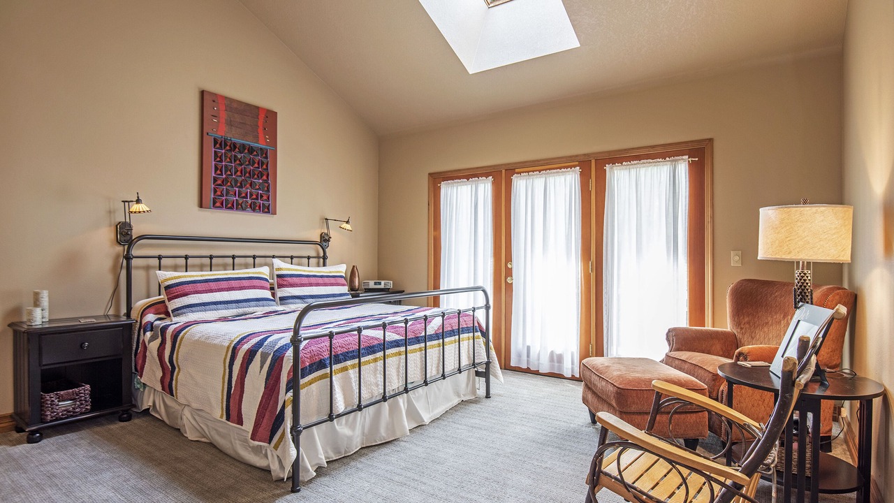 Photo of Bedroom in Black Butte Ranch