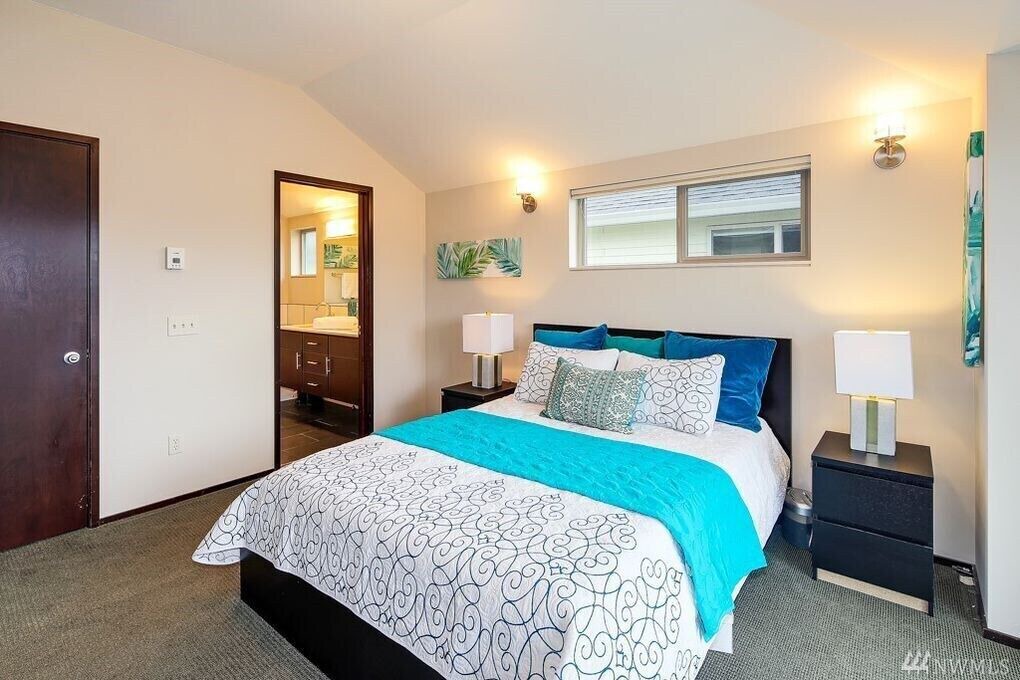 Photo of Bedroom in Alki