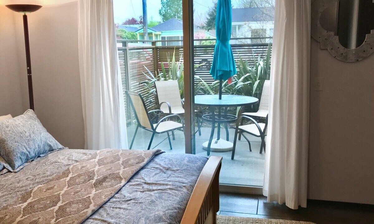 Photo of Bedroom in Alki