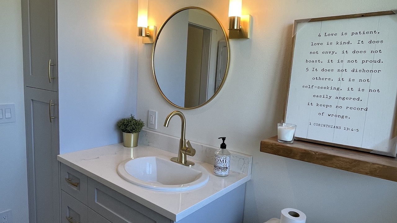 Photo of Bathroom in Manson