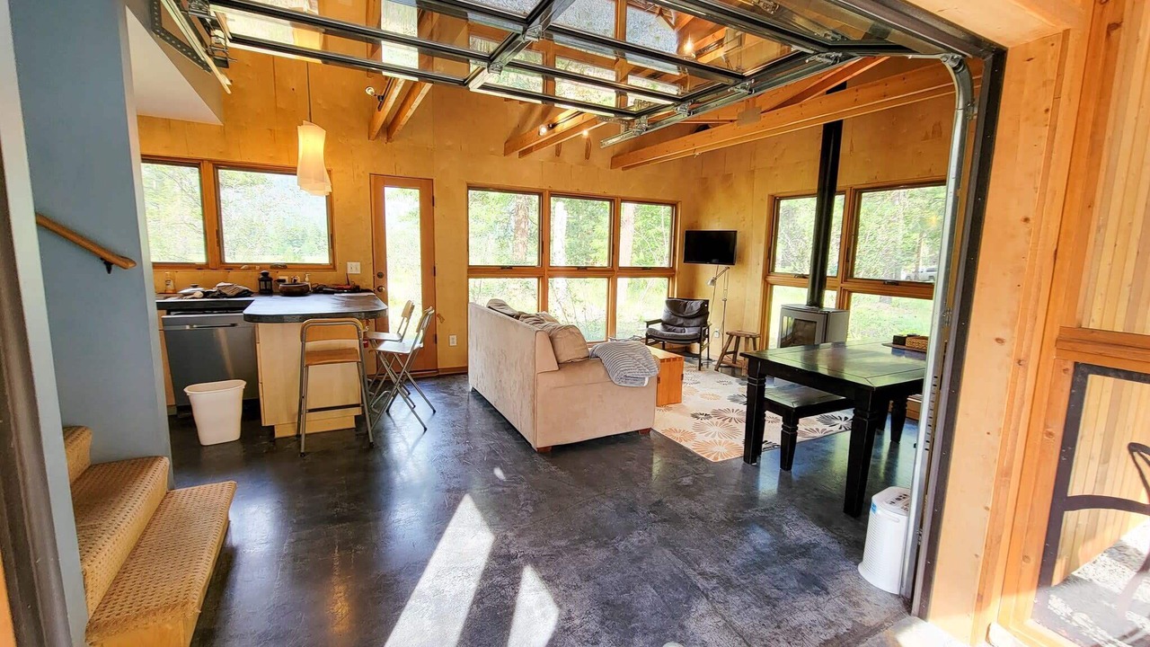 Photo of Livingroom in Mazama
