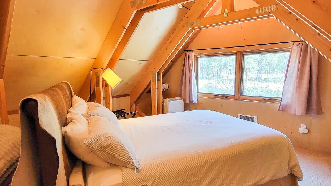 Photo of Bedroom in Mazama