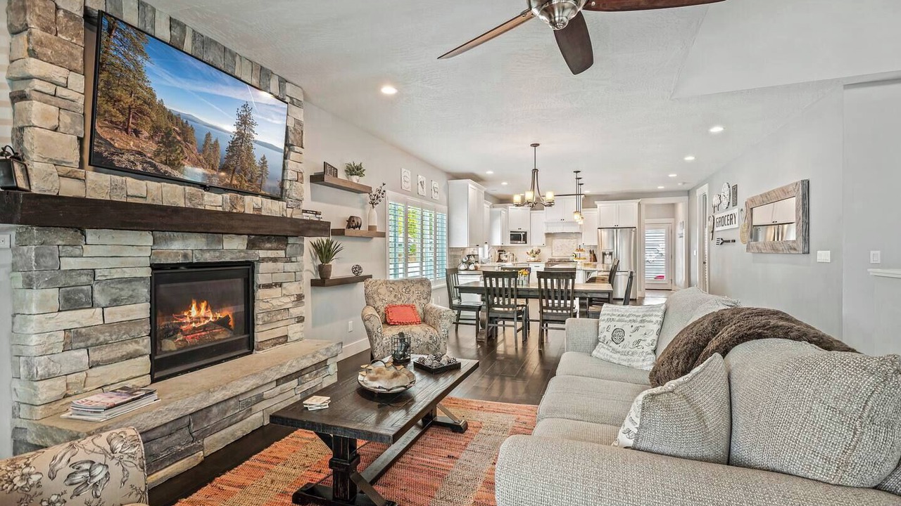 Photo of Livingroom in Garden District